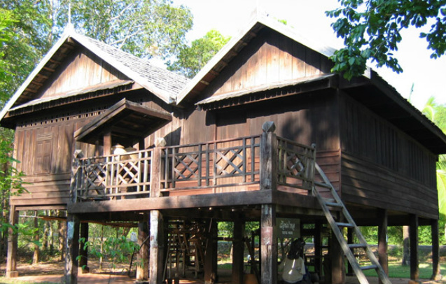 Thai Houses Architecture: Thai house built on posts